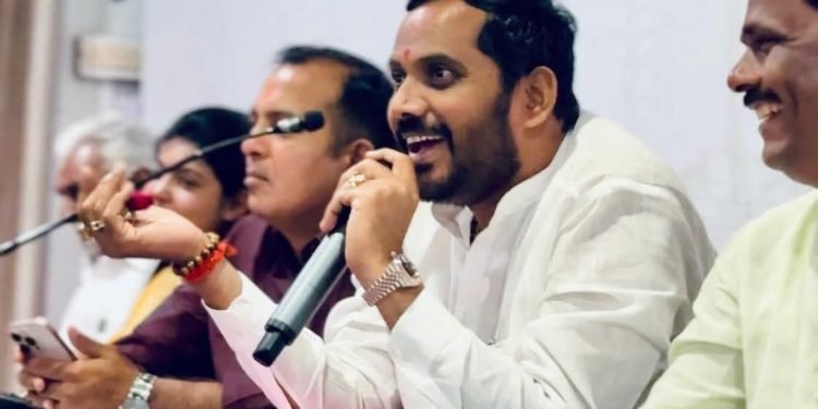 “वाद नको, शिवरायांचा अश्वारूढ पुतळा हवा!” – इंद्रजीत पवारांची स्पष्ट भूमिका