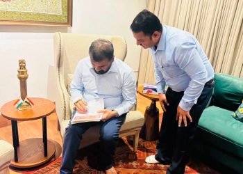 शिक्षकांच्या मागण्यांसाठी मंगेश चिवटेंचा दिल्लीत पाठपुरावा..