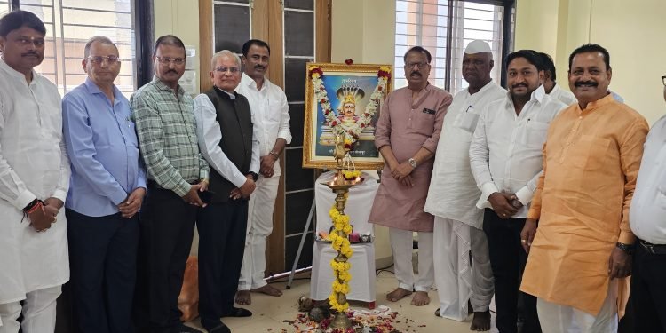 हिरजमध्ये रेशीम कोष लिलावाला दमदार प्रतिसाद; शेतकऱ्यांना प्रतिकिलो ७८० रुपयांपर्यंत भाव..?