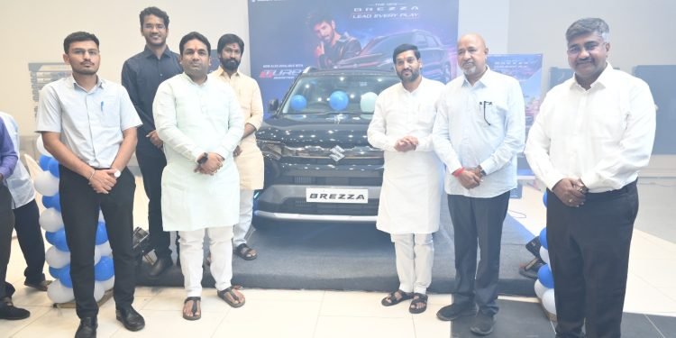 चव्हाण मोटर्समध्ये ब्रेझाची ‘आमदार कोठे व महापौर कोड्याल यांच्या हस्ते लॉन्चिंग..!