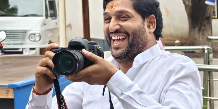 एक क्लिक… आणि बदलाचा इतिहास कायमचा जिवंत! महापौर विनायक कोंड्याल