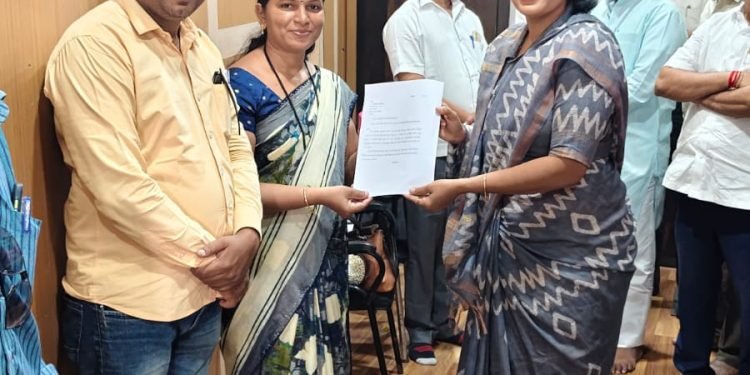 ‘असा उपमहापौर यापूर्वी पाहिलाच नाही!’; ज्ञानेश्वरी देवकर यांच्या जनता दरबाराला  उत्स्फूर्त प्रतिसाद..