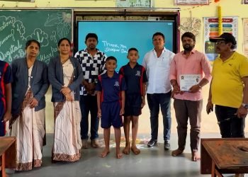 जय जवान जय किसान सैनिकी शाळेला तीन डिजिटल टीव्हीची भेट