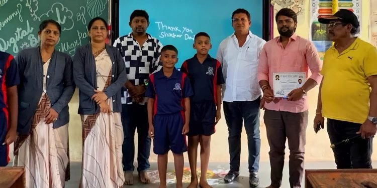 जय जवान जय किसान सैनिकी शाळेला तीन डिजिटल टीव्हीची भेट