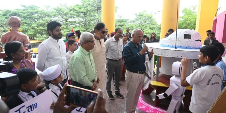 ऑर्किड स्कूलच्या बालवैज्ञानिकांची अंतराळाला गवसणी!