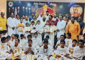 ८१ जंगम बटूंना मडी वस्त्र प्रदान