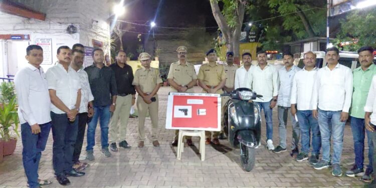 विद्यार्थ्यांवर ‘गन पॉइंट’; फौजदार चावडी पोलिसांची विशेष कारवाई
