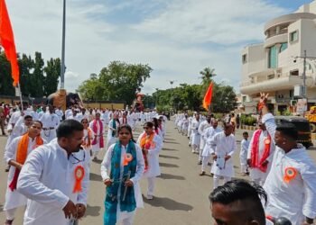 जनता बँकेचा ‘बाप्पा’ थाटात विराजमान; जनता बँकेची दिमाखदार मिरवणूक