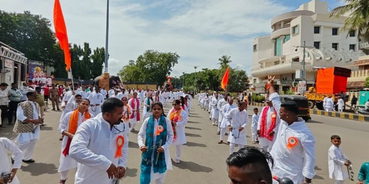 जनता बँकेचा ‘बाप्पा’ थाटात विराजमान; जनता बँकेची दिमाखदार मिरवणूक