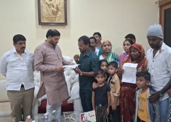 महापालिकेत बडतर्फीची शिक्षा पुरे; १५ कर्मचाऱ्यांना पुन्हा संधी द्या