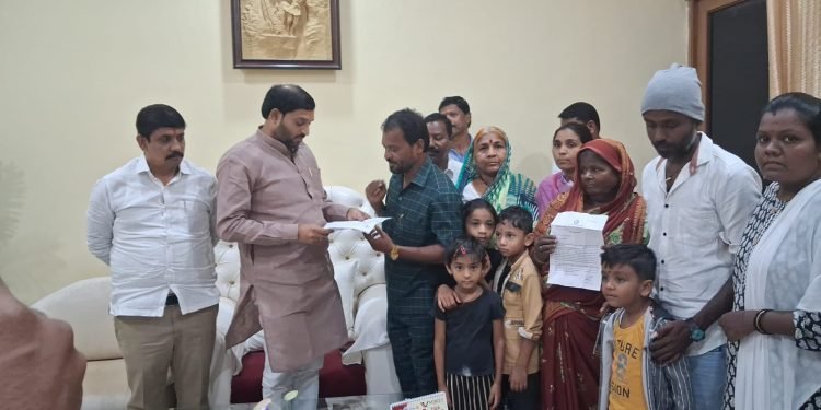 महापालिकेत बडतर्फीची शिक्षा पुरे; १५ कर्मचाऱ्यांना पुन्हा संधी द्या