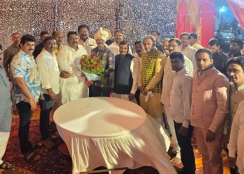 नोकरीच्या चौकटीबाहेर पडा, उद्योगाची स्वप्ने पाहा; विकास कोळींचे प्रतिपादन