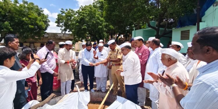 किसन जाधव यांच्या पुढाकाराने श्रीकृष्ण मठात भक्तीचा जल्लोष; गुलाल सोहळा थाटात