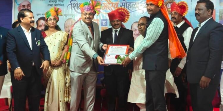 ज्ञानसेवेचा सन्मान; प्रा. सतीश काळेंना ‘आदर्श शिक्षक’ पुरस्कार
