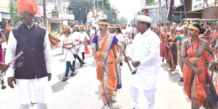 कुचन प्रशालेत गणरायाचा जल्लोष; लेझीम पथकाने जिंकली मने!
