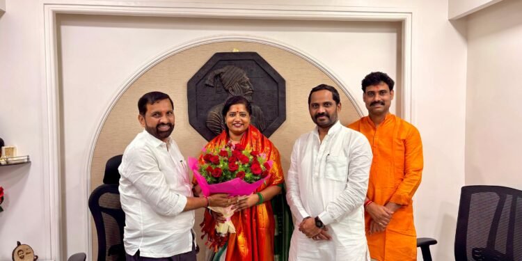 खासदार डॉ. ज्योती वाघमारे यांची यमाई उद्योग समूहाला सदिच्छा भेट