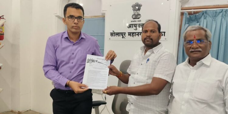 मस्टरचा खेळ बंद! आता बायोमेट्रिकवरच हजेरीचा हिशोब :अक्षय अंजीखाने आयुक्तांना पत्र..