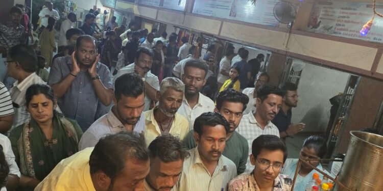 शनी अमावस्यैनिमित्त मंदिरांत भाविकांची गर्दी : दिवसभर विविध धार्मिक कार्यक्रम संप्पन्न..!