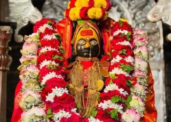 आई तुळजाभवानी सिंहासनावर विराजमान; मंदिरात भक्तिमय घटस्थापना!