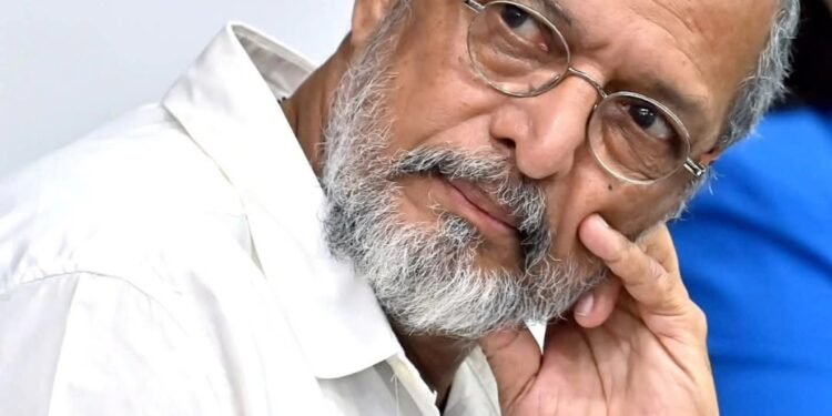 “नानांचा आवाज थांबला… पडदा मात्र डोळ्यांत राहिला!”