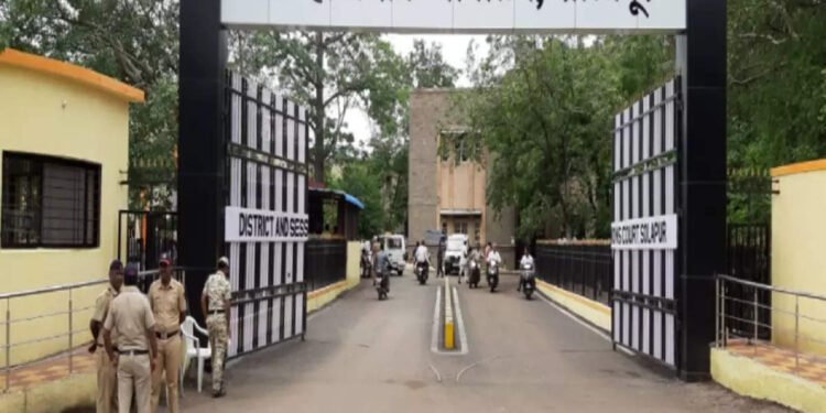 मुलाच्या खुनाच्या आरोपातून वडिलांसह चौघे निर्दोष!